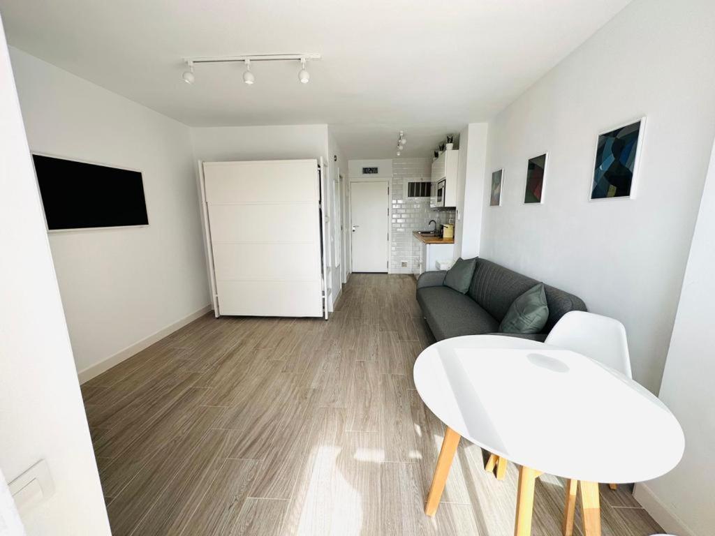 Modern White Studio Benalmádena Exteriör bild