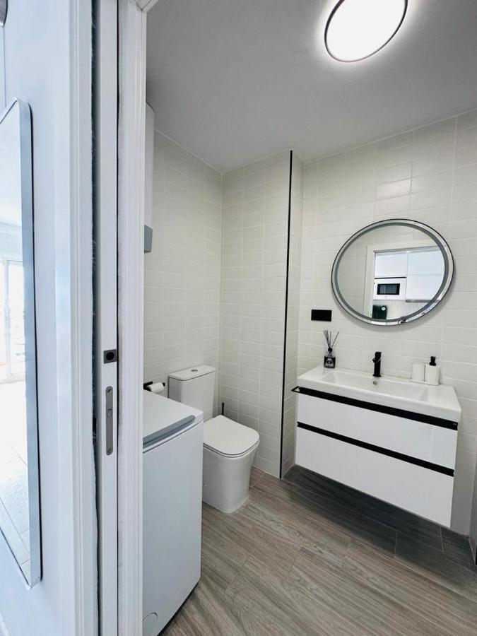 Modern White Studio Benalmádena Exteriör bild